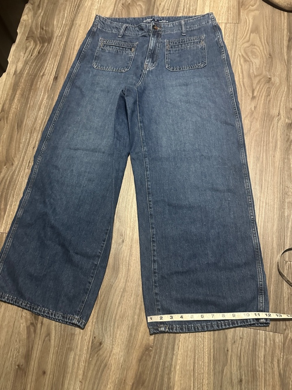 Old Navy High-Rise Baggy Wide Leg Jeans in Medium Blue. - Picture 9 of 11